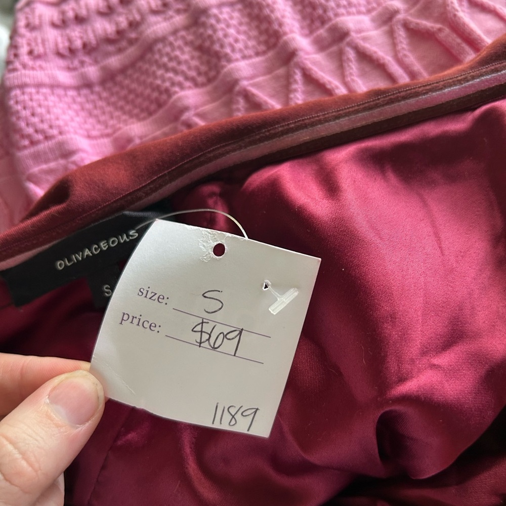 NWT - S - MAROON/BURGUNDY OFF SHOULDER RUFFLE BODY CON MINI DRESS - Picture 5 of 5